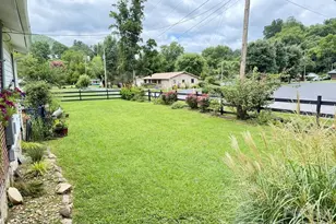 27 Bartlett St, Sylva, NC 28779 - Photo 31