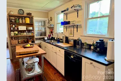27 Bartlett Street, Sylva, NC 28779 - Photo 7