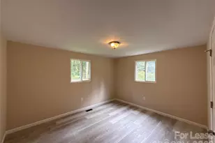 2700 Capitol Dr, Charlotte, NC 28208 - Photo 9