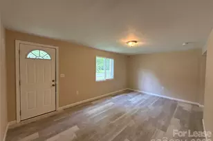 2700 Capitol Dr, Charlotte, NC 28208 - Photo 3