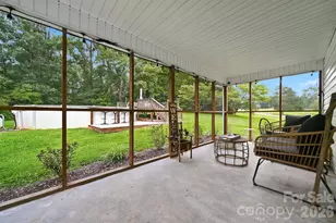 1706 Oakmont Dr, Lenoir, NC 28645 - Photo 3