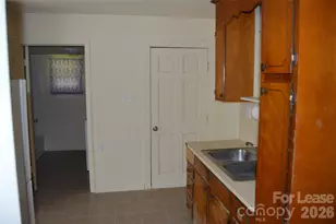 208 Wilson St, Statesville, NC 28677 - Photo 5