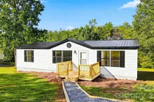 2596 1st Ave NW, Catawba, NC 28609 - Photo 1