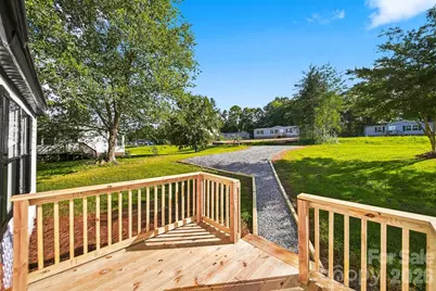 2596 1st Avenue NW, Catawba, NC 28609 - Photo 5