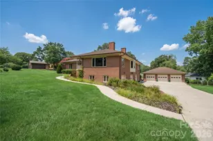 1419 Stoneyridge Dr, Charlotte, NC 28214 - Photo 3