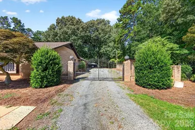 3825 Hoodridge Lane, Charlotte, NC 28227 - Photo 31