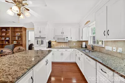 3825 Hoodridge Lane, Charlotte, NC 28227 - Photo 19