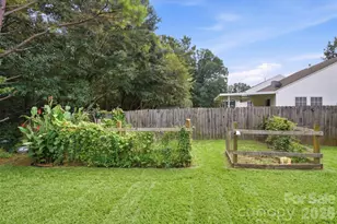 1957 Leesburg Dr, Clover, SC 29710 - Photo 3