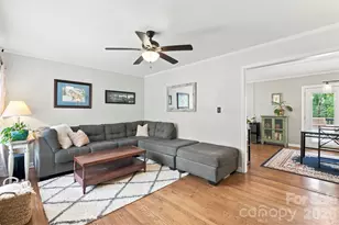 3628 Winterfield Pl, Charlotte, NC 28205 - Photo 3
