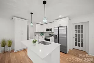 1041 Watts Dr, Charlotte, NC 28216 - Photo 3