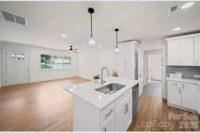 1041 Watts Drive, Charlotte, NC 28216 - Photo 7