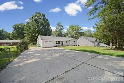 1041 Watts Drive, Charlotte, NC 28216 - Photo 29
