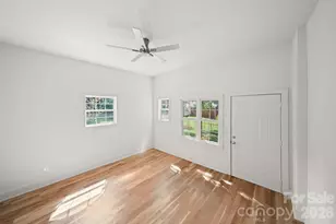 1041 Watts Dr, Charlotte, NC 28216 - Photo 13