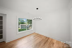 1041 Watts Dr, Charlotte, NC 28216 - Photo 9