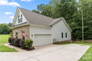 3229 Creek Bend Ct, Sherrills Ford, NC 28673 - Photo 3
