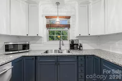 104 Hawthorne Lane, Morganton, NC 28655 - Photo 13