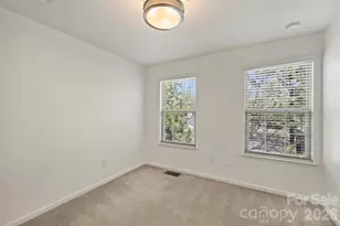 1317 Queen Lyon Ct, Charlotte, NC 28205 - Photo 17