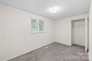 9524 Robert Burns Ct, Charlotte, NC 28213 - Photo 25