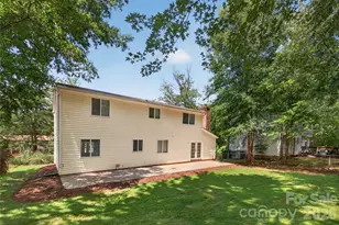 9524 Robert Burns Ct, Charlotte, NC 28213 - Photo 5