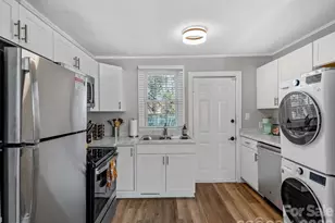 1136 Mona Dr, Charlotte, NC 28206 - Photo 9