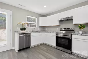 407 Presidents Ct, Charlotte, NC 28217 - Photo 11
