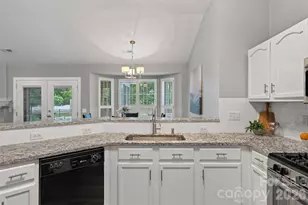 8424 Hirsch Dr, Charlotte, NC 28277 - Photo 9