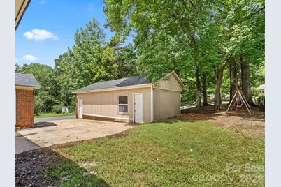 5312 Larewood Drive, Charlotte, NC 28215 - Photo 37