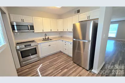 7906 Oak Meadow Court, Charlotte, NC 28210 - Photo 11