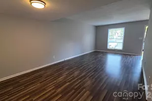 7906 Oak Meadow Ct, Charlotte, NC 28210 - Photo 5