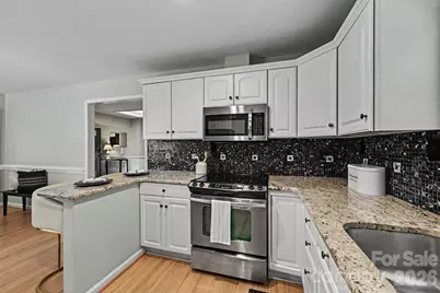 4242 Garvin Drive, Charlotte, NC 28269 - Photo 9