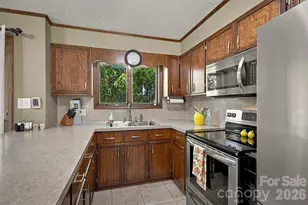 5158 Bob Farr Dr, Morganton, NC 28655 - Photo 5