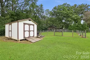 2348 Oak Grove Cir, Midland, NC 28107 - Photo 37