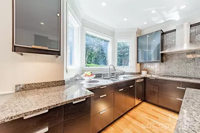 304 S Canterbury Road, Charlotte, NC 28211 - Photo 13