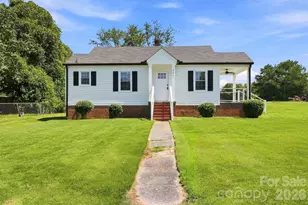 203 Magnolia Ave, Great Falls, SC 29055 - Photo 1