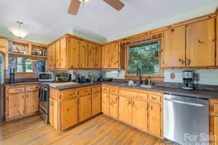215 Hall Top Rd, Waynesville, NC 28786 - Photo 9