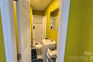 7736 Ponderosa Ln, Charlotte, NC 28215 - Photo 9