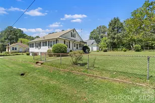 665 Cherry St, Wadesboro, NC 28170 - Photo 3