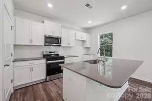126 Ridgehaven Dr, Waynesville, NC 28786 - Photo 3