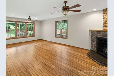 8 English Place, Candler, NC 28715 - Photo 5
