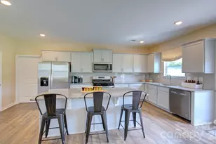 73 Ridgehaven Dr, Waynesville, NC 28786 - Photo 3