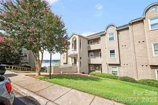 9817 Emerald Point Dr, Charlotte, NC 28278 - Photo 5