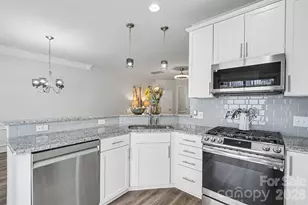 2447 Diplomat Ln, Charlotte, NC 28210 - Photo 11