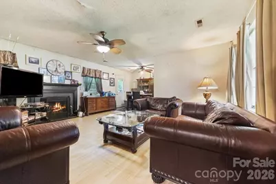 615 Pennwood Lane, Charlotte, NC 28215 - Photo 7