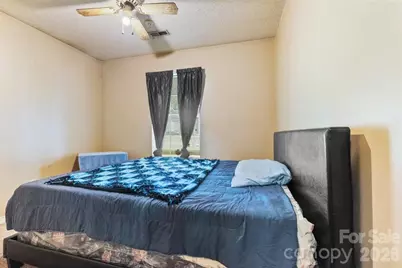 615 Pennwood Lane, Charlotte, NC 28215 - Photo 13