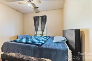 615 Pennwood Ln, Charlotte, NC 28215 - Photo 13
