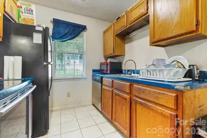 615 Pennwood Lane, Charlotte, NC 28215 - Photo 9