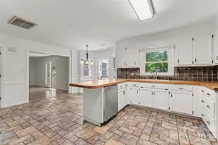 915 Brightmoor Dr, Matthews, NC 28105 - Photo 17