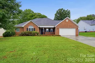 359 Linsbury Ct, Gastonia, NC 28056 - Photo 1