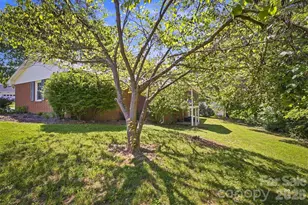 1009 Randolph Cir SE, Lenoir, NC 28645 - Photo 25