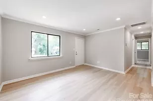 4925 Springview Rd, Charlotte, NC 28213 - Photo 9